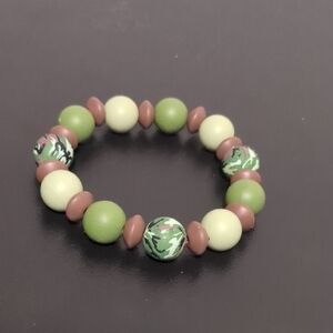 Camo Green and Brown Hand Beaded Bracelet. Size 8